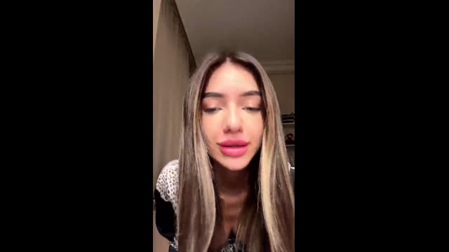 Elanur Ayan İfşa Videosu · Desenli Robe Siyah - Türk Porno